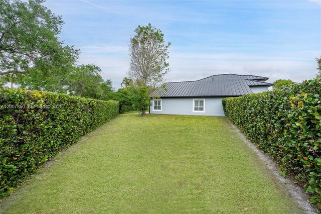 1381 NW 144th Ave, Pembroke Pines, FL 33028