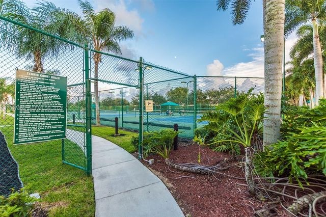 1381 NW 144th Ave, Pembroke Pines, FL 33028