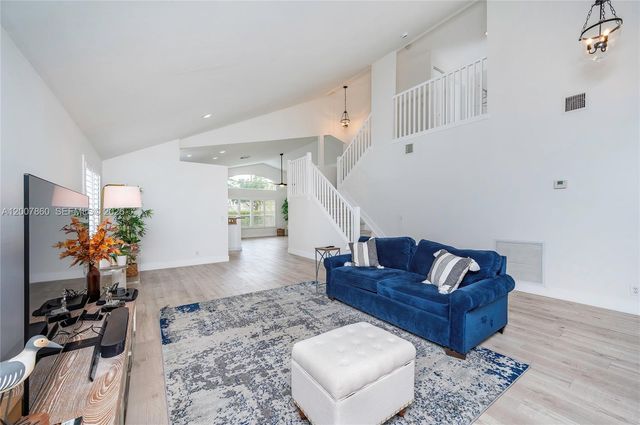 1381 NW 144th Ave, Pembroke Pines, FL 33028