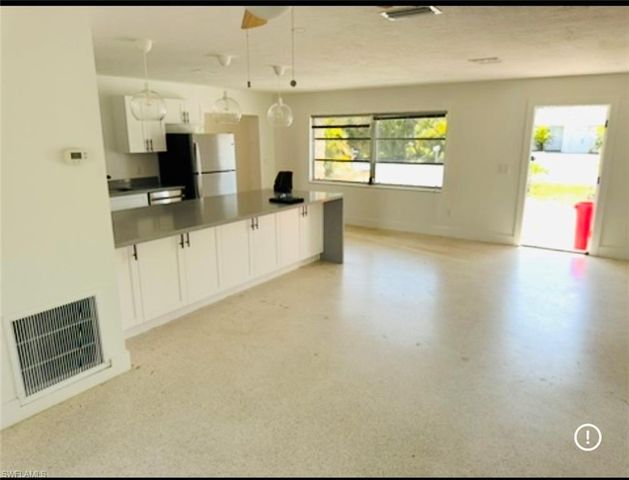 4560 Capri DR, Naples, FL 34103