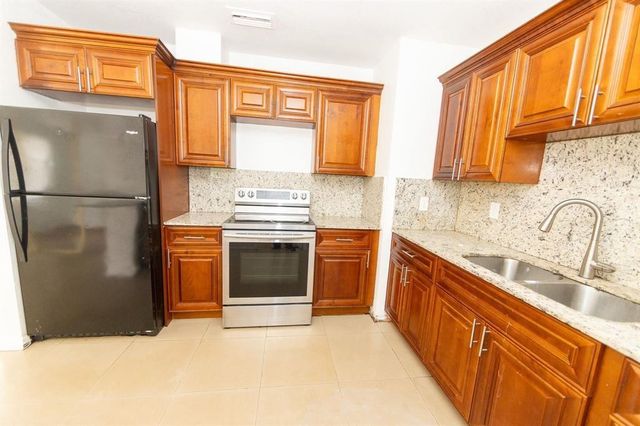 4797 NW 3rd Street, Plantation, FL 33317