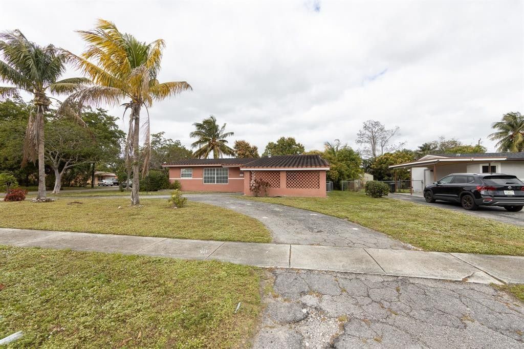 4797 NW 3rd Street, Plantation, FL 33317