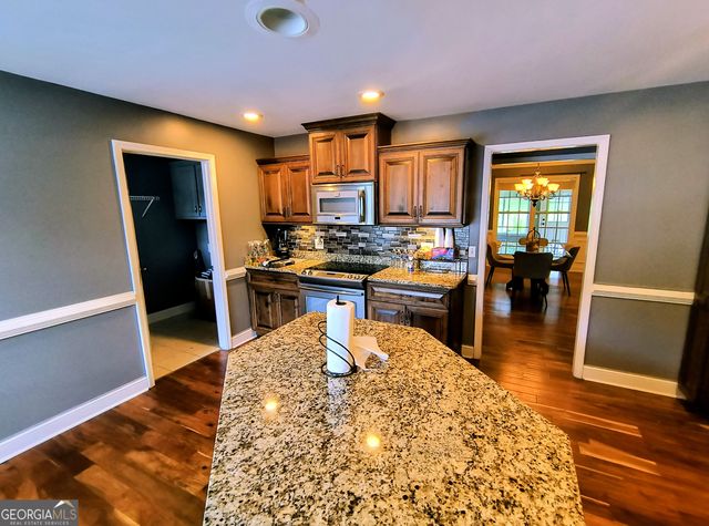 125 Clear Spring Lane, Oxford, GA 30054