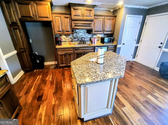 125 Clear Spring Lane, Oxford, GA 30054