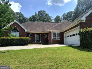 125 Clear Spring Lane, Oxford, GA 30054