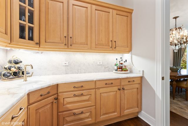 1181 Gavin Court, Lake Forest, IL 60045