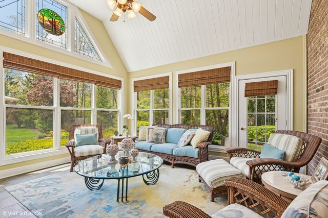 1181 Gavin Court, Lake Forest, IL 60045