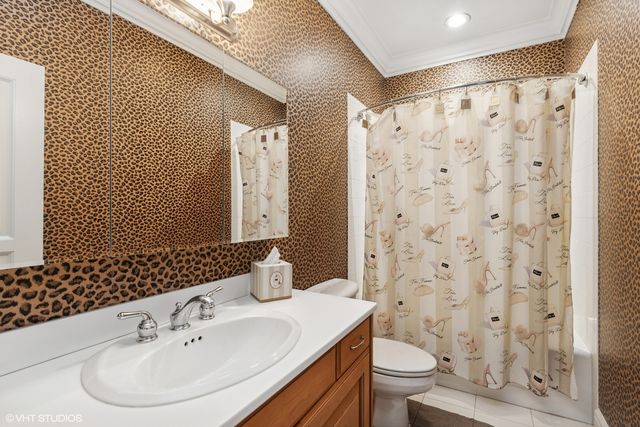 1181 Gavin Court, Lake Forest, IL 60045