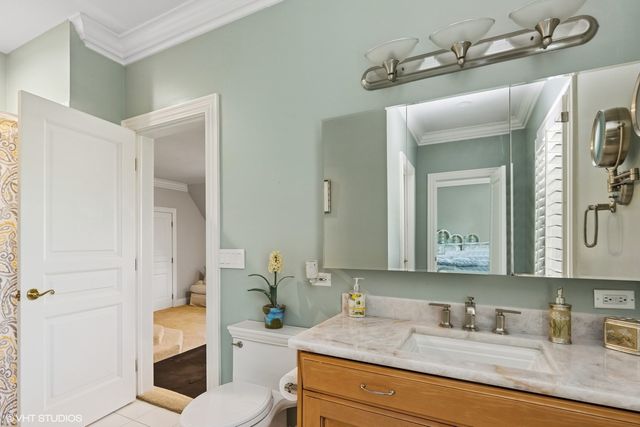 1181 Gavin Court, Lake Forest, IL 60045