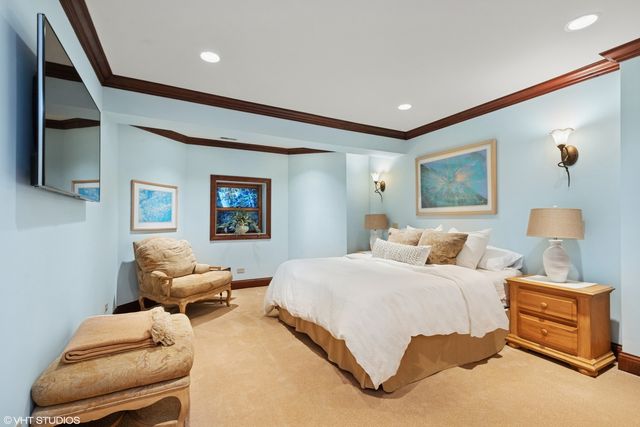 1181 Gavin Court, Lake Forest, IL 60045