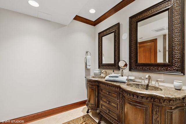 1181 Gavin Court, Lake Forest, IL 60045