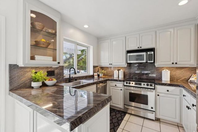 671 Fox Court, Redwood City, CA 94061