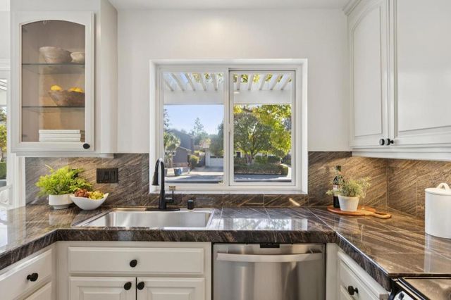 671 Fox Court, Redwood City, CA 94061