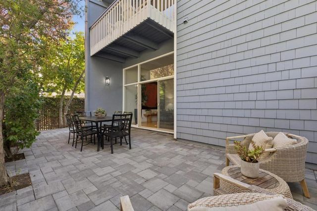 671 Fox Court, Redwood City, CA 94061