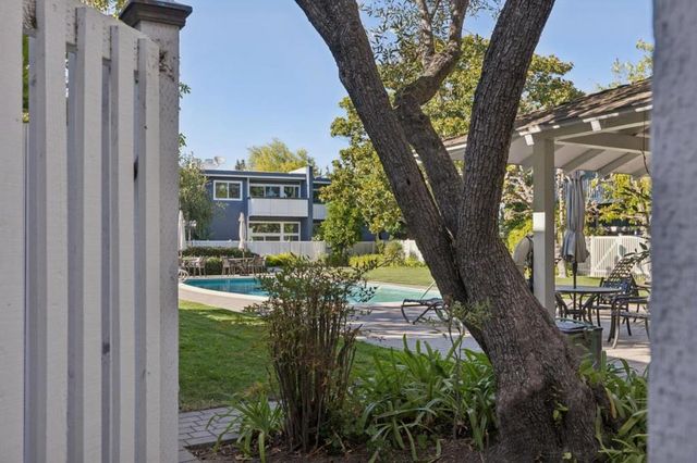 671 Fox Court, Redwood City, CA 94061