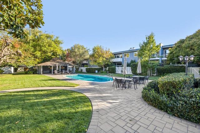 671 Fox Court, Redwood City, CA 94061