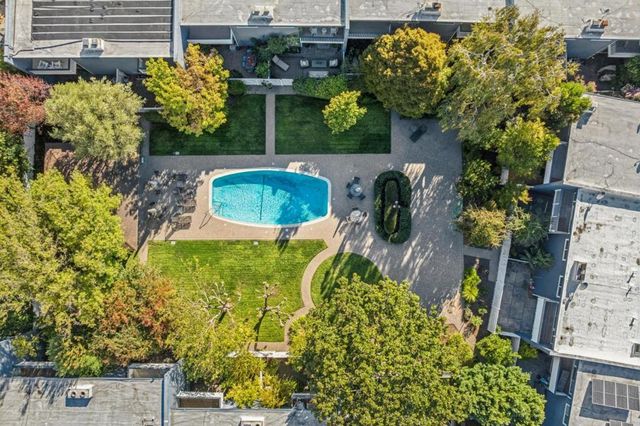 671 Fox Court, Redwood City, CA 94061