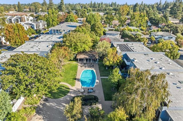 671 Fox Court, Redwood City, CA 94061