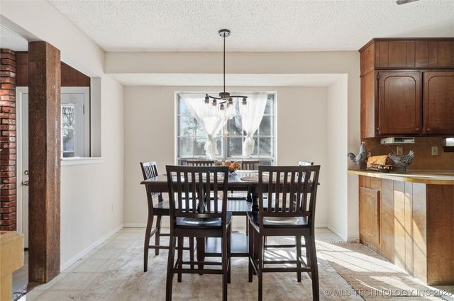 805 W Glenwood Avenue, Broken Arrow, OK 74011