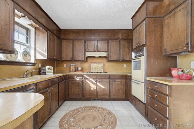 805 W Glenwood Avenue, Broken Arrow, OK 74011