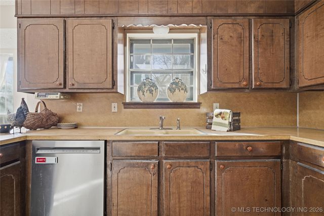 805 W Glenwood Avenue, Broken Arrow, OK 74011