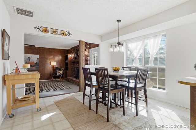 805 W Glenwood Avenue, Broken Arrow, OK 74011