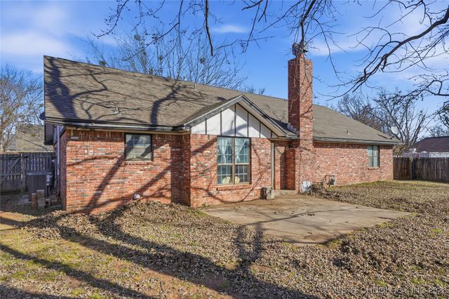 805 W Glenwood Avenue, Broken Arrow, OK 74011