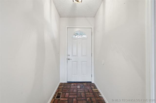 805 W Glenwood Avenue, Broken Arrow, OK 74011