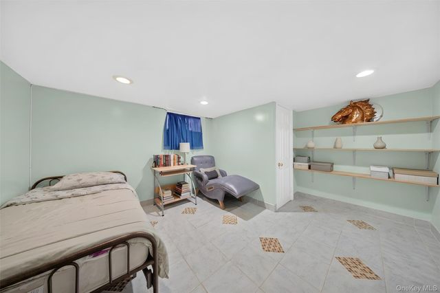 47-39 197th Street, Flushing, NY 11358