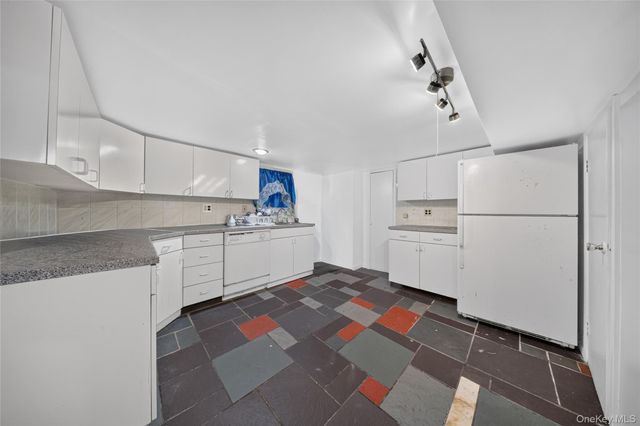 47-39 197th Street, Flushing, NY 11358