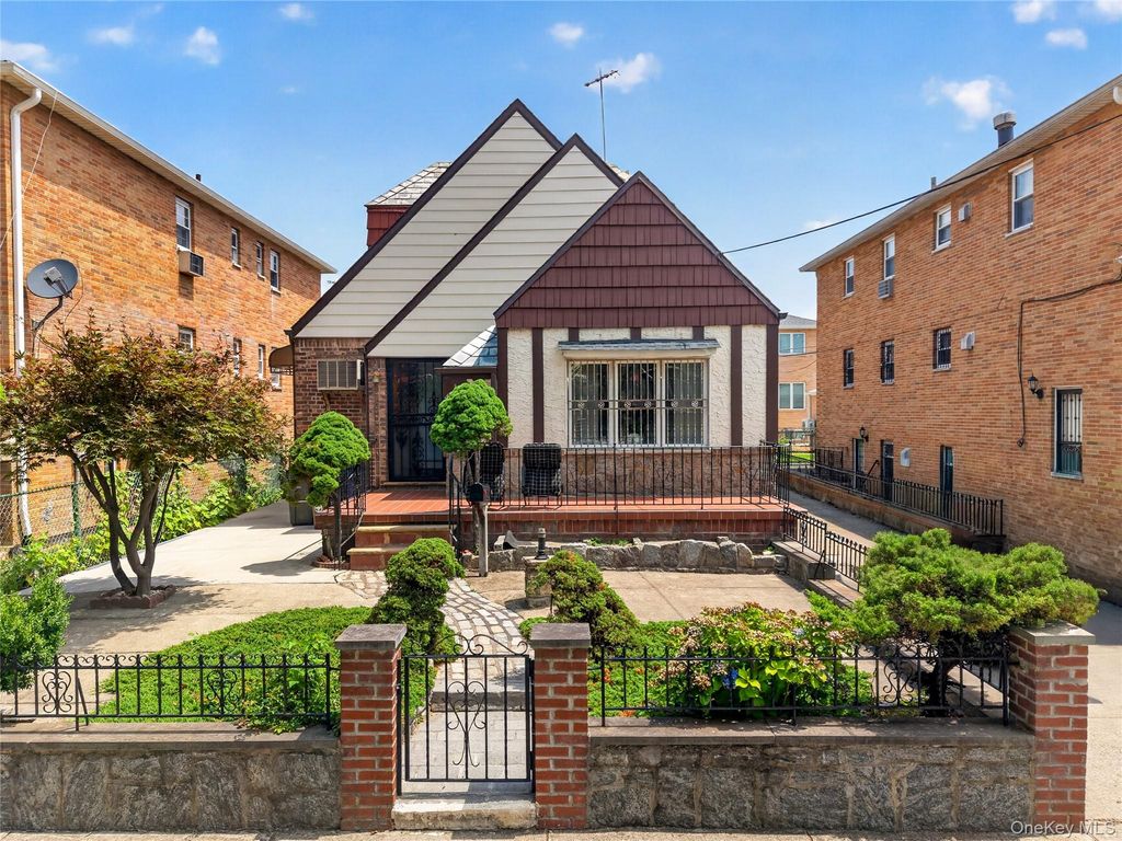 47-39 197th Street, Flushing, NY 11358