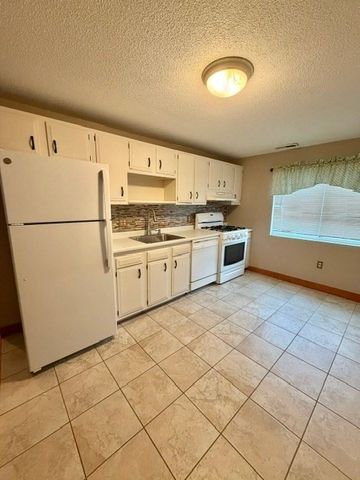 38 Walker St 10, Lowell, MA 01854