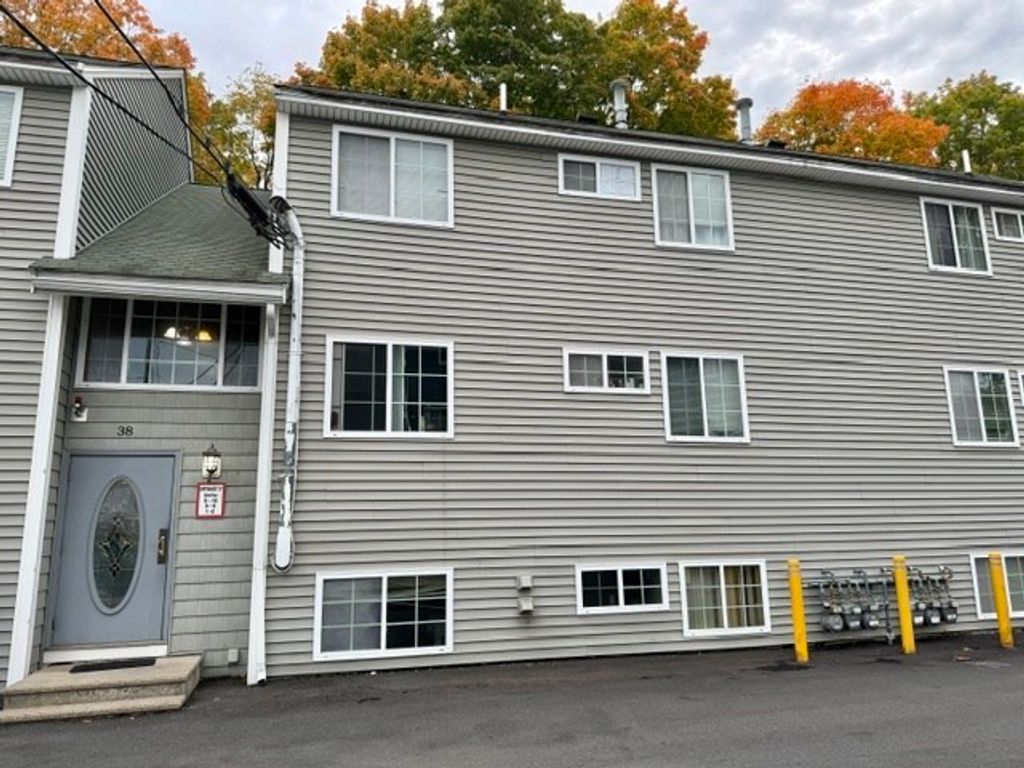 38 Walker St 10, Lowell, MA 01854