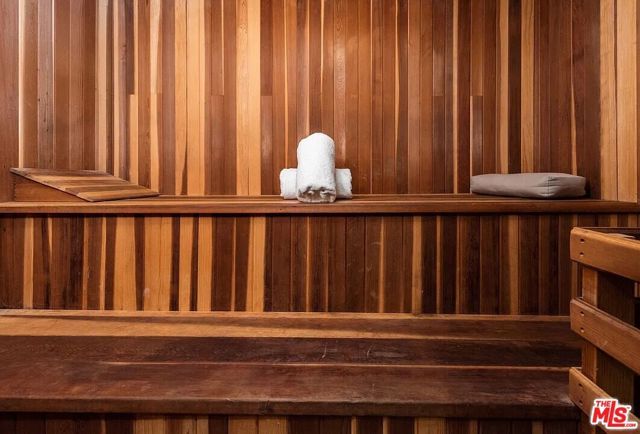 7567 Hermes Drive, Los Angeles, CA 90046