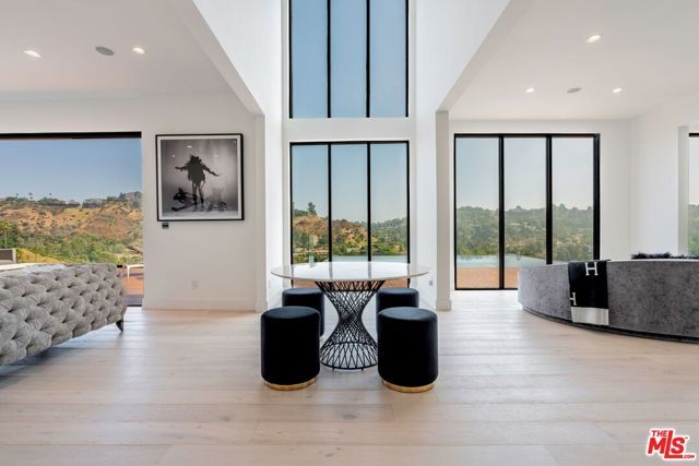 7567 Hermes Drive, Los Angeles, CA 90046