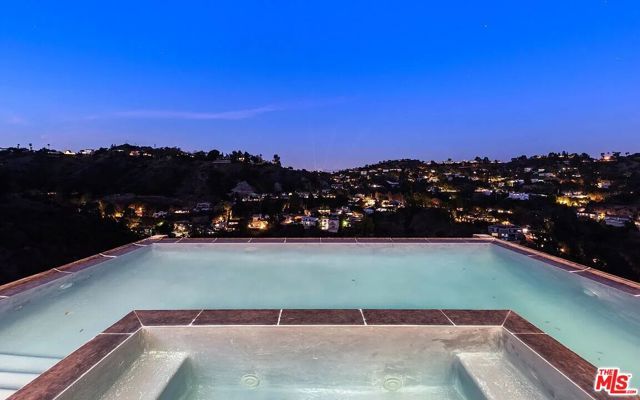 7567 Hermes Drive, Los Angeles, CA 90046