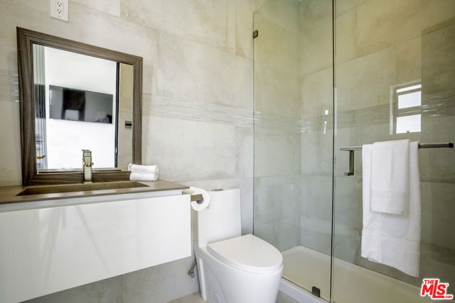 7567 Hermes Drive, Los Angeles, CA 90046