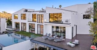 7567 Hermes Drive, Los Angeles, CA 90046