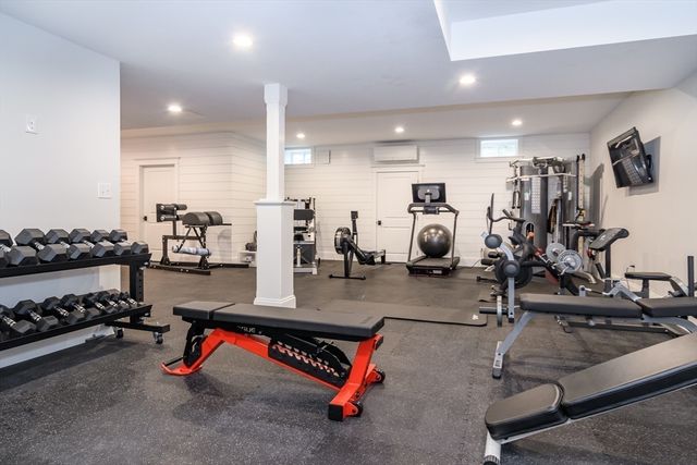 94 Elm St, Medfield, MA 02052