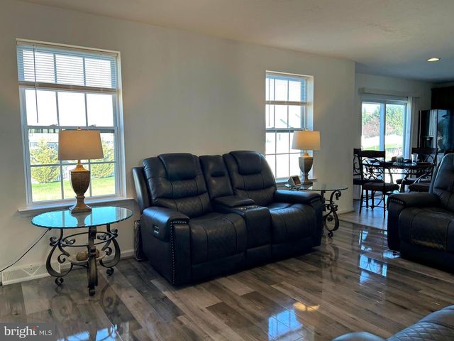 266 N ALPINE DR, York, PA 17408