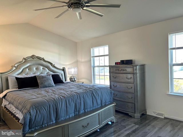 266 N ALPINE DR, York, PA 17408