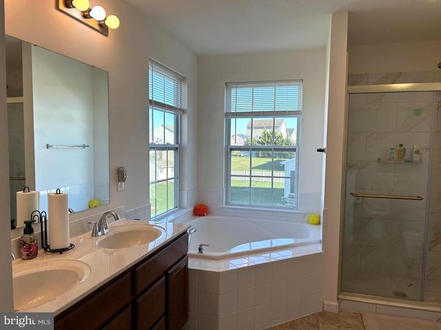 266 N ALPINE DR, York, PA 17408