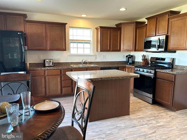 266 N ALPINE DR, York, PA 17408