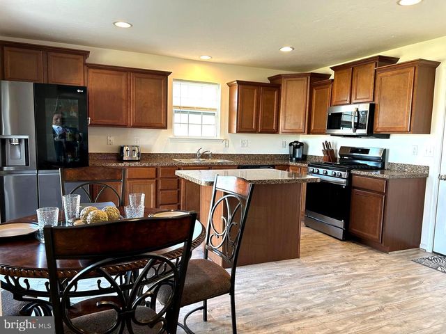 266 N ALPINE DR, York, PA 17408