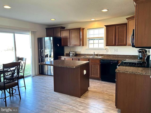 266 N ALPINE DR, York, PA 17408