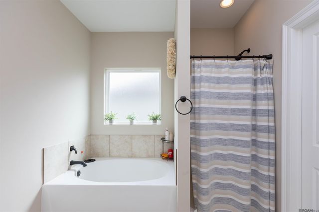 41114 E Don Lou Rd, Gonzales, LA 70737