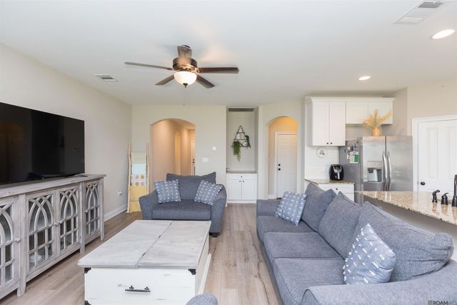 41114 E Don Lou Rd, Gonzales, LA 70737