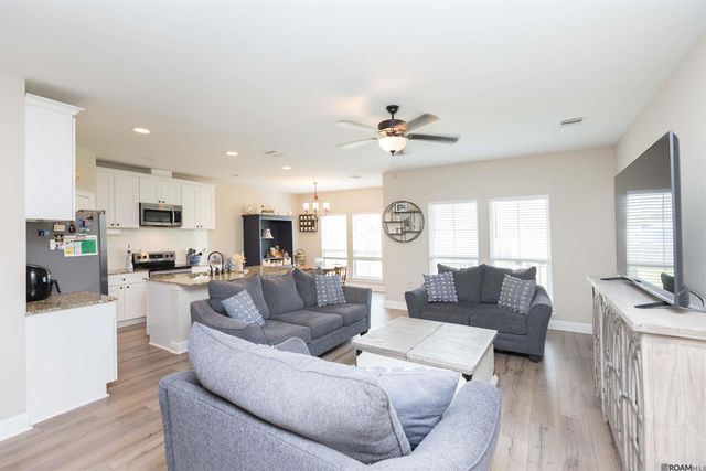 41114 E Don Lou Rd, Gonzales, LA 70737