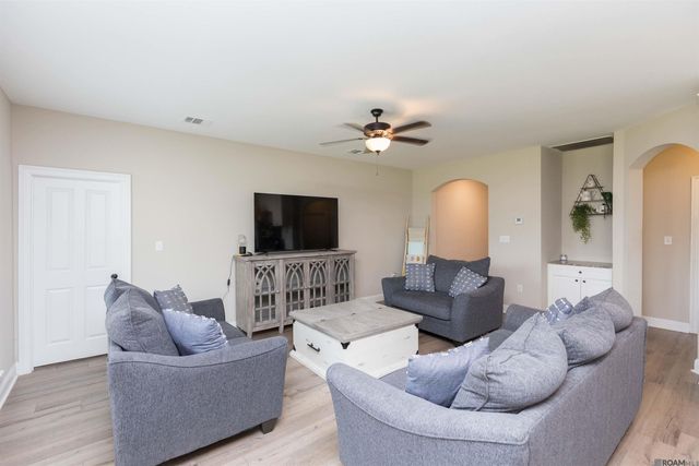 41114 E Don Lou Rd, Gonzales, LA 70737