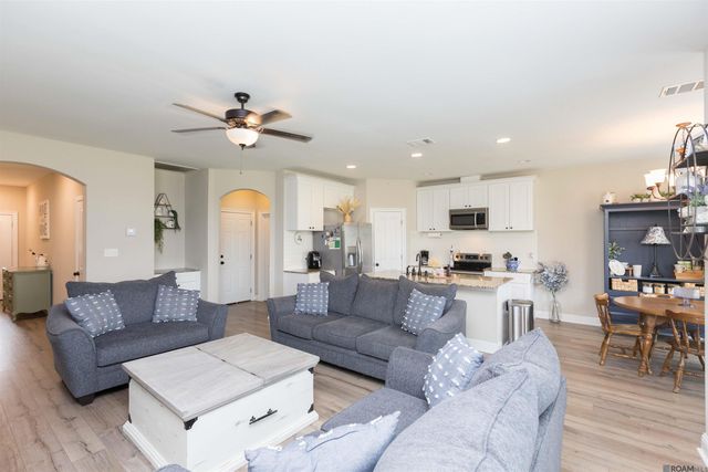 41114 E Don Lou Rd, Gonzales, LA 70737